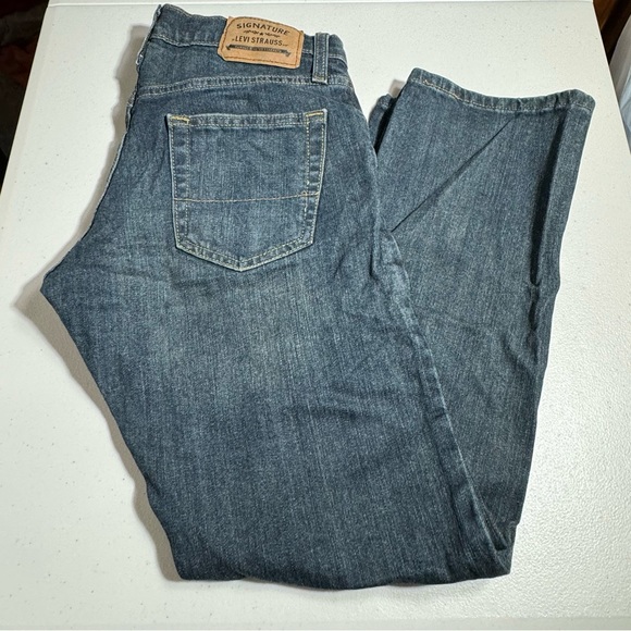 Levi’s Jeans Men’s 30x30 Denim Signature Straight Leg Famous Riveted Strength - Picture 5 of 10